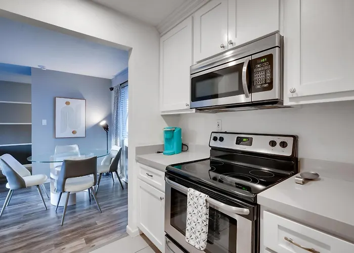 Fully Renovated! Walkable Old Town